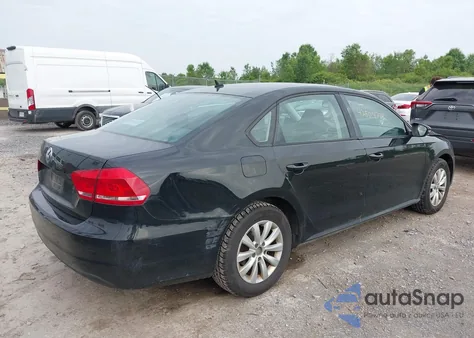 2012 Volkswagen Passat S z USA, uszkodzony, nr VIN 1VWAP7A31CC086856